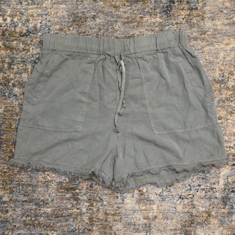 Women's Casual Green Cargo Shorts
